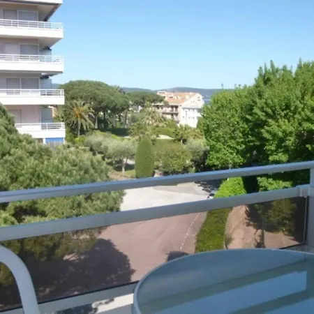 F2 Climatisé Piscine Proche Appartement Cavalaire-sur-Mer